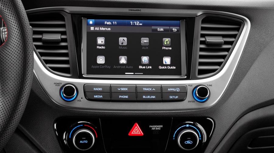Детали интерьера Hyundai Accent 2017 года  (NA) (фото 10 из 63)